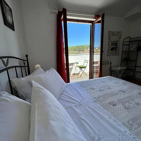 Gorana With Swimming Pool Apartment Jelsa (Hvar)