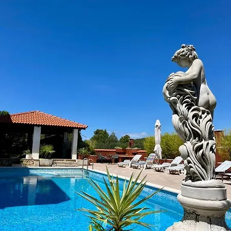 Gorana With Swimming Pool Apartment *